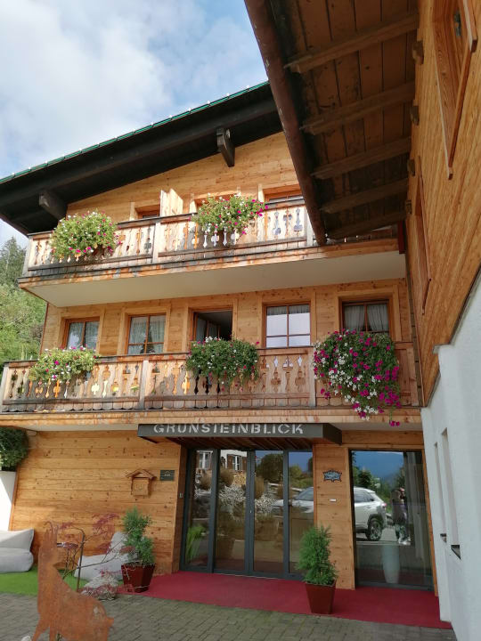Außenansicht Almhotel Grünsteinblick