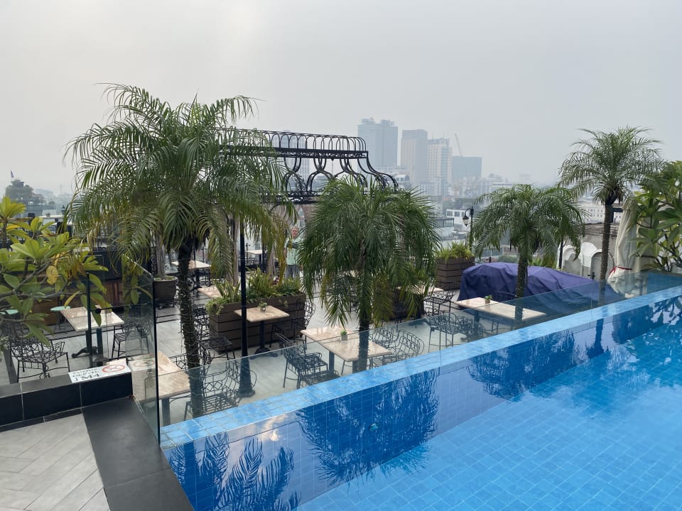 Pool Hanoi Tirant Hotel