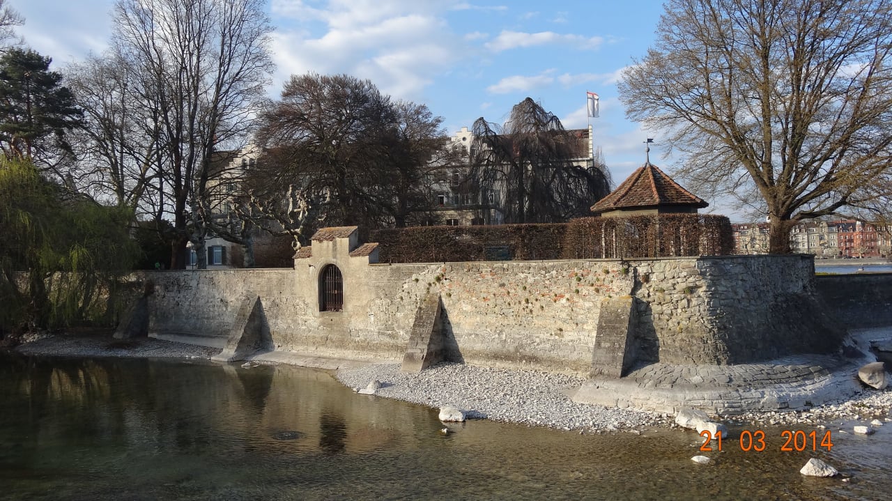 Elten so tiefe Wassertiefe wie momentan  Steigenberger Inselhotel
