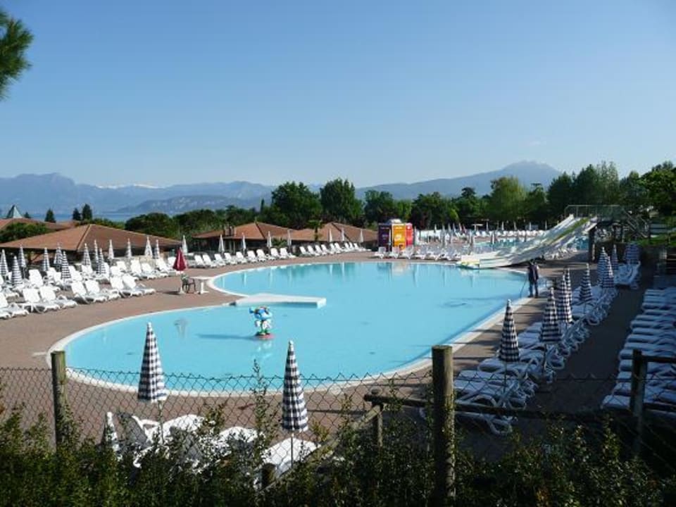 Ein Pool der alten Poollandschaft Ferienanlage Residence Piani Di Clodia