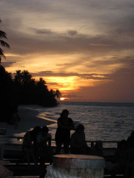 Sonnenuntergang bei der Rochenfütterung Kuramathi Maldives