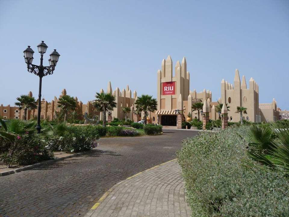 Frontansicht Hotel Riu Funana