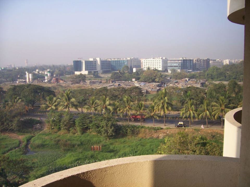 Blick aus dem Hotelzimmer Hotel The LaLit Mumbai