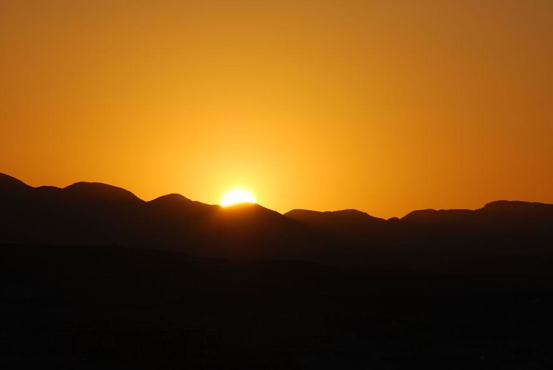 17:58 Uhr - Sonnenuntergang Brayka Bay Resort