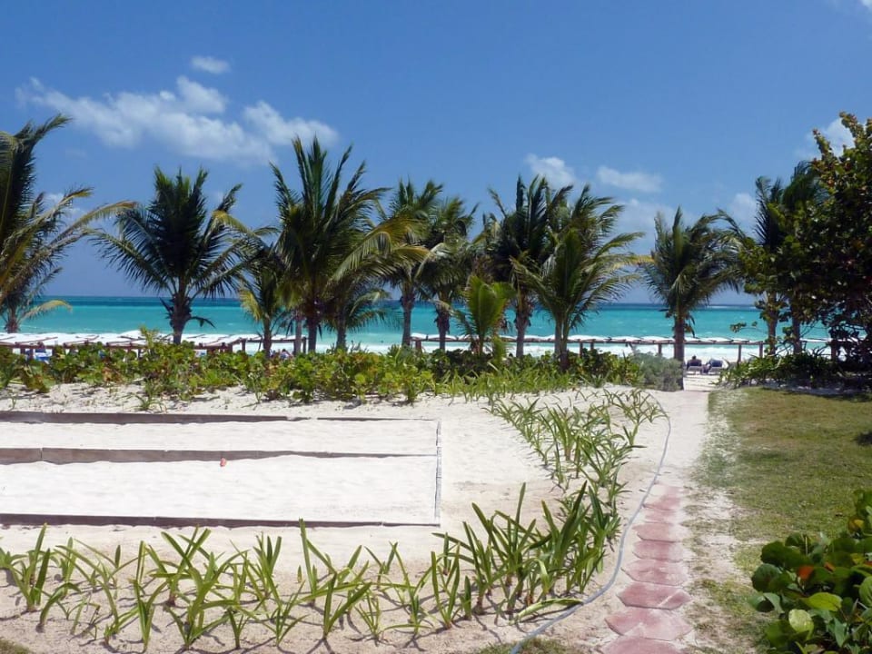 Der Weg zum Hotelstrand Catalonia Playa Maroma