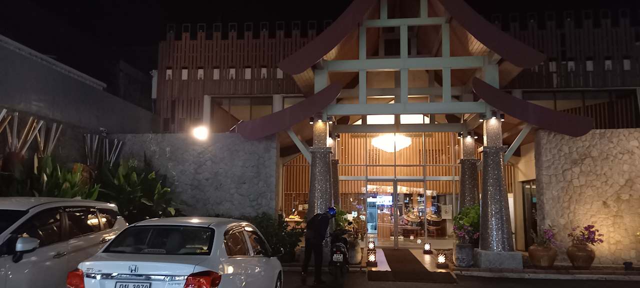 Außenansicht Beyond Karon - Adults only 18+