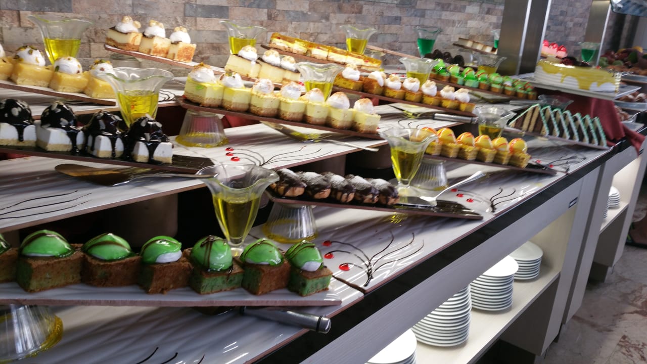 Gastro Hotel Sayanora & Sayanora Park