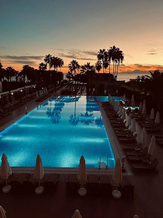 Pool Hotel Thalia Unique