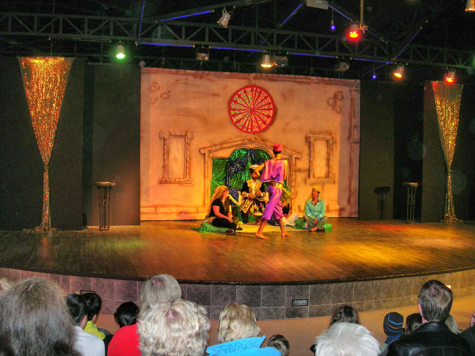 Abendshow im Amphitheater Solivia Hotel