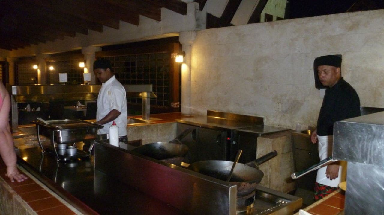 Showcooking imm Hauptrestaurant Villas Bavaro Resort & Spa