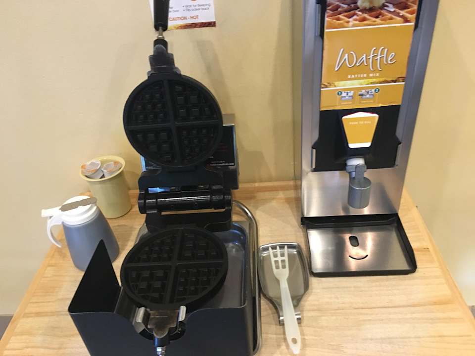 Gastro Quality Inn & Suites Montclair