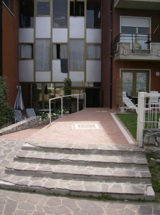 Außenansicht Eingang Seeseite Ambienthotel PrimaLuna