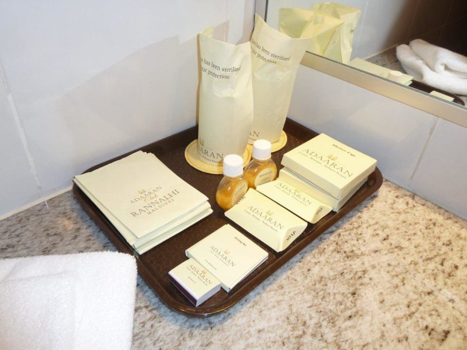 Pflegeprodukte im Bad Adaaran Club Rannalhi - All Inclusive