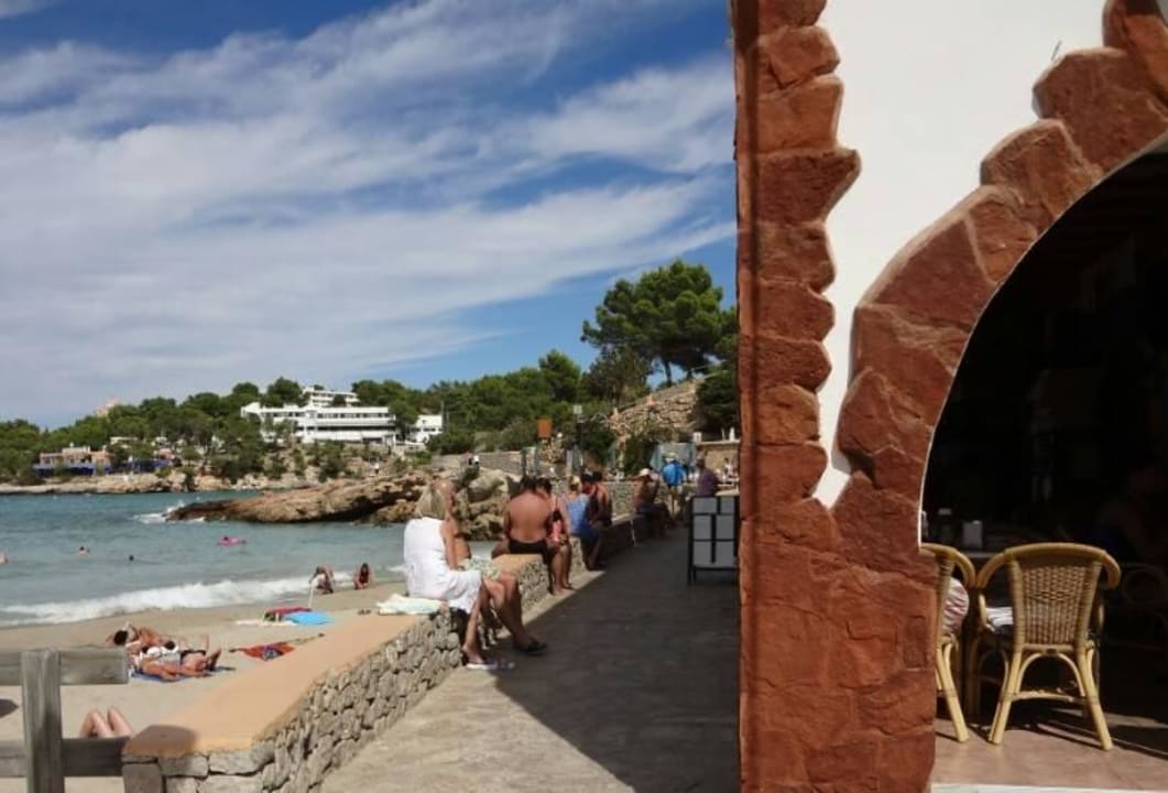 Strand, Fussweg, Eingang Hotel-Strandbar Hostal La Cigüeña