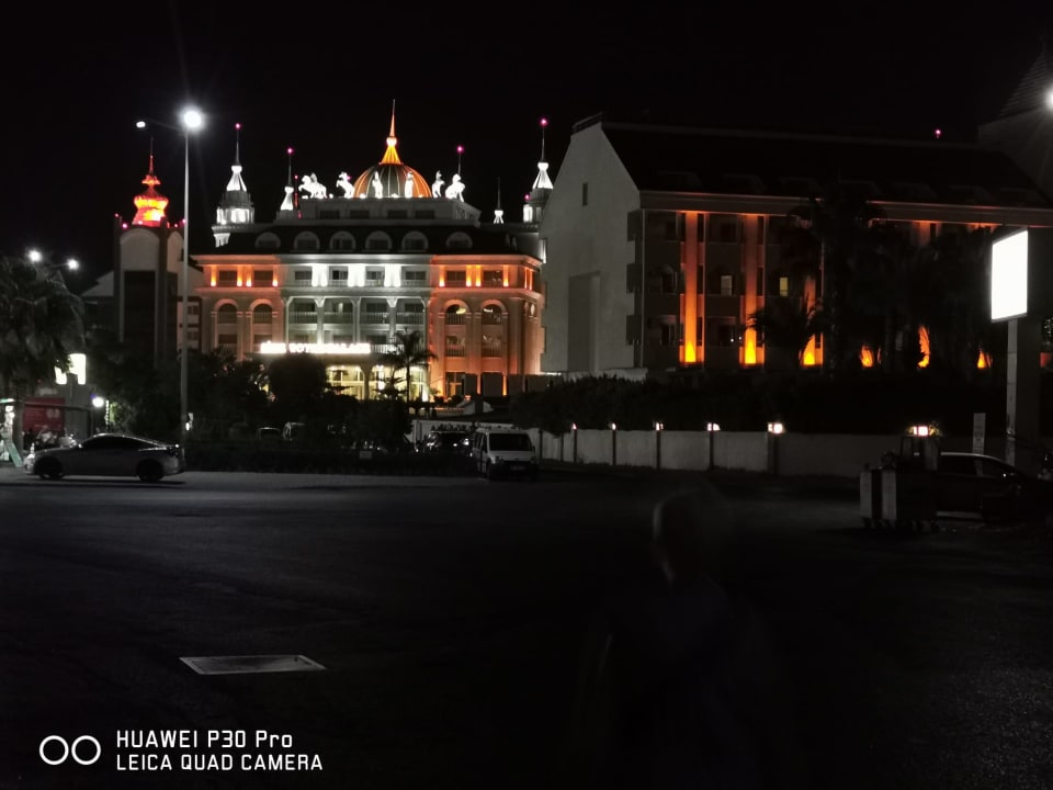 Außenansicht Royal Taj Mahal Hotel