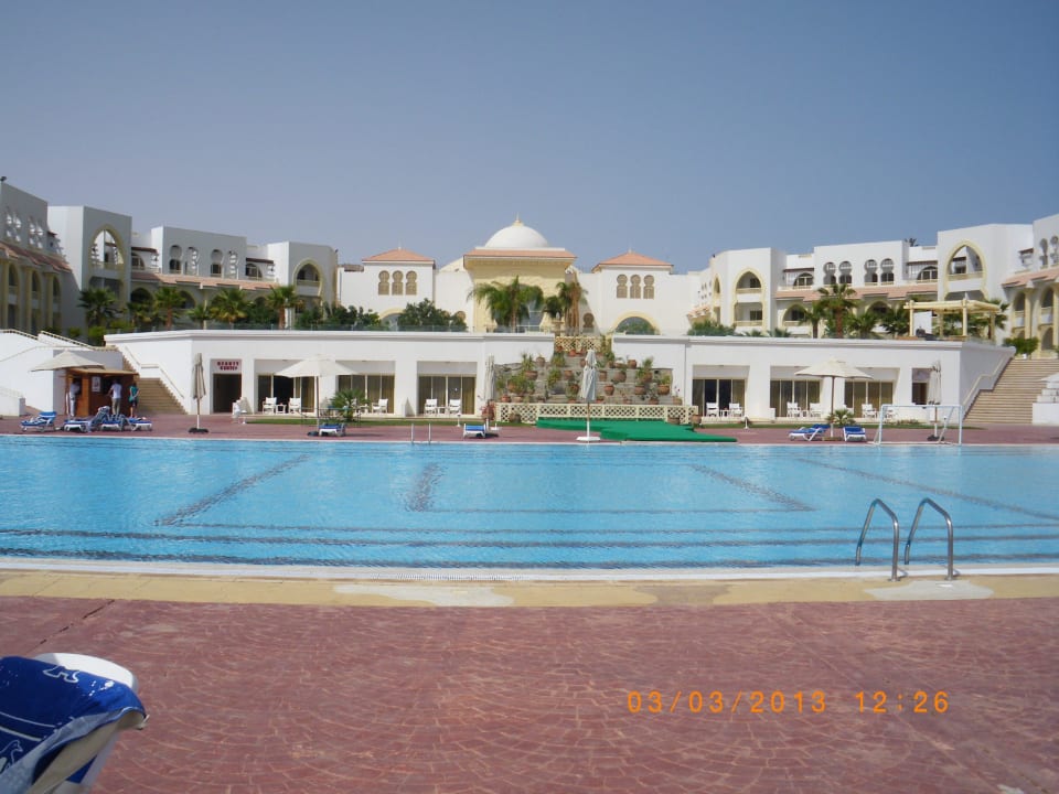 Hauptgebäude vom Pool aus gesehen Old Palace Resort Sahl Hasheesh
