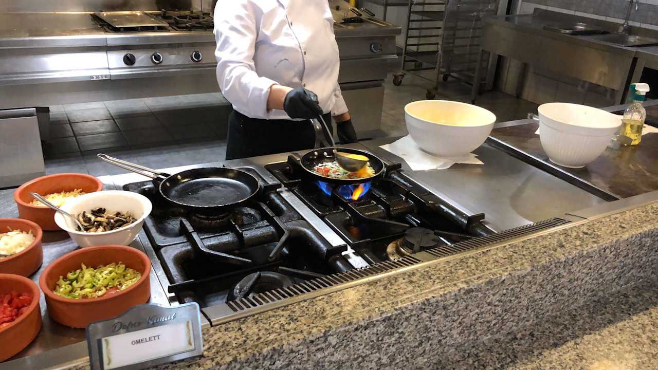 Gastro Hotel Defne Kumul Deluxe