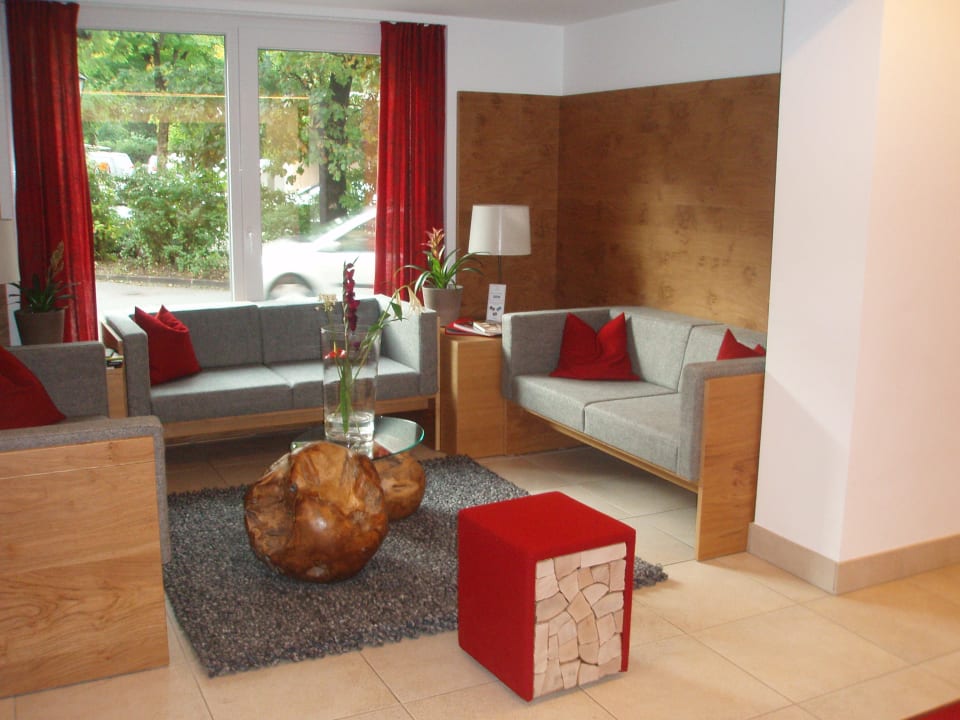 Aufenthaltsecke in Lobby Impuls Hotel Tirol