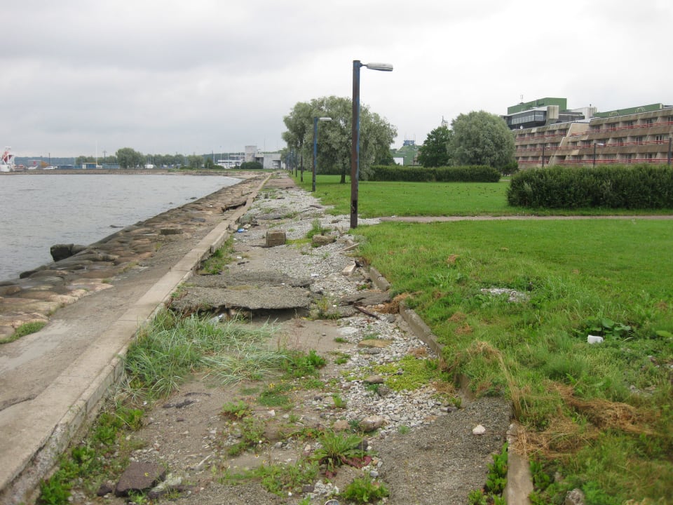 Leider nicht nutzbare Strandpromenade am Hotel Hotel Pirita Top Spa