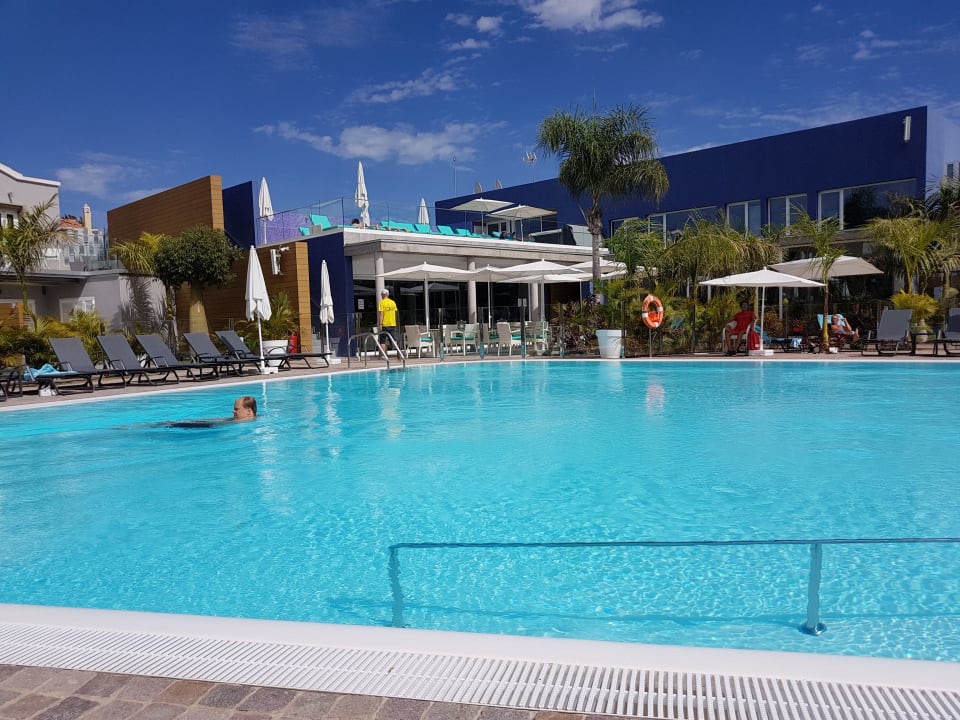 Pool LIVVO Los Calderones