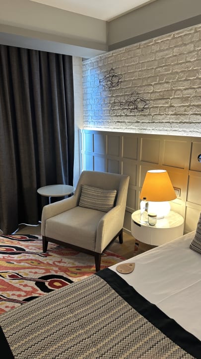 Zimmer Acanthus Cennet Barut Collection