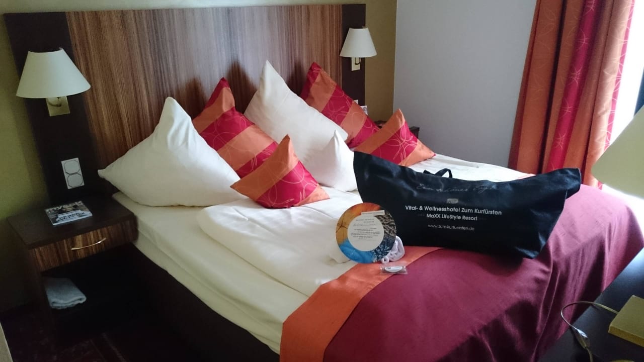 Ein Bett zum träumen in der Spa Suite LIFESTYLE Resort Zum Kurfürsten