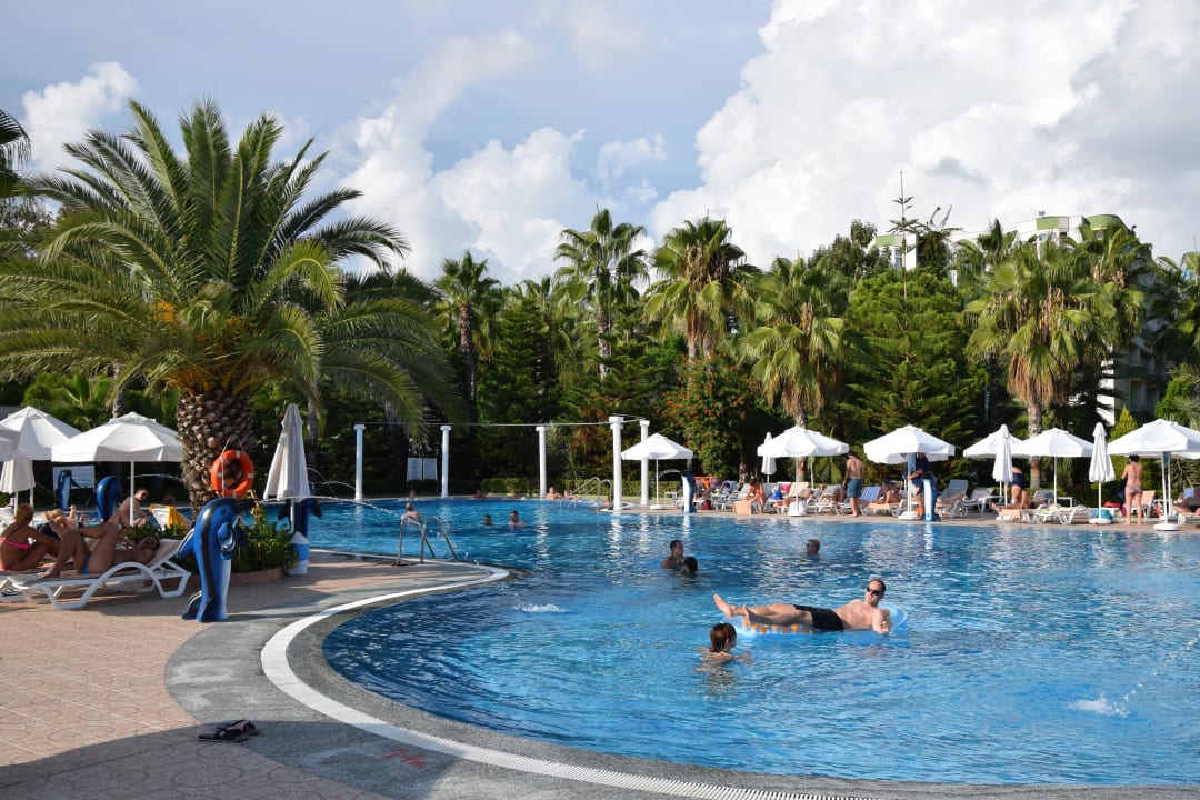 Relax Pool bei der Island Bar Hotel Botanik Platinum