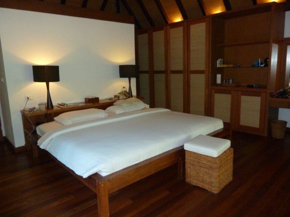 Bett Gangehi Island Resort