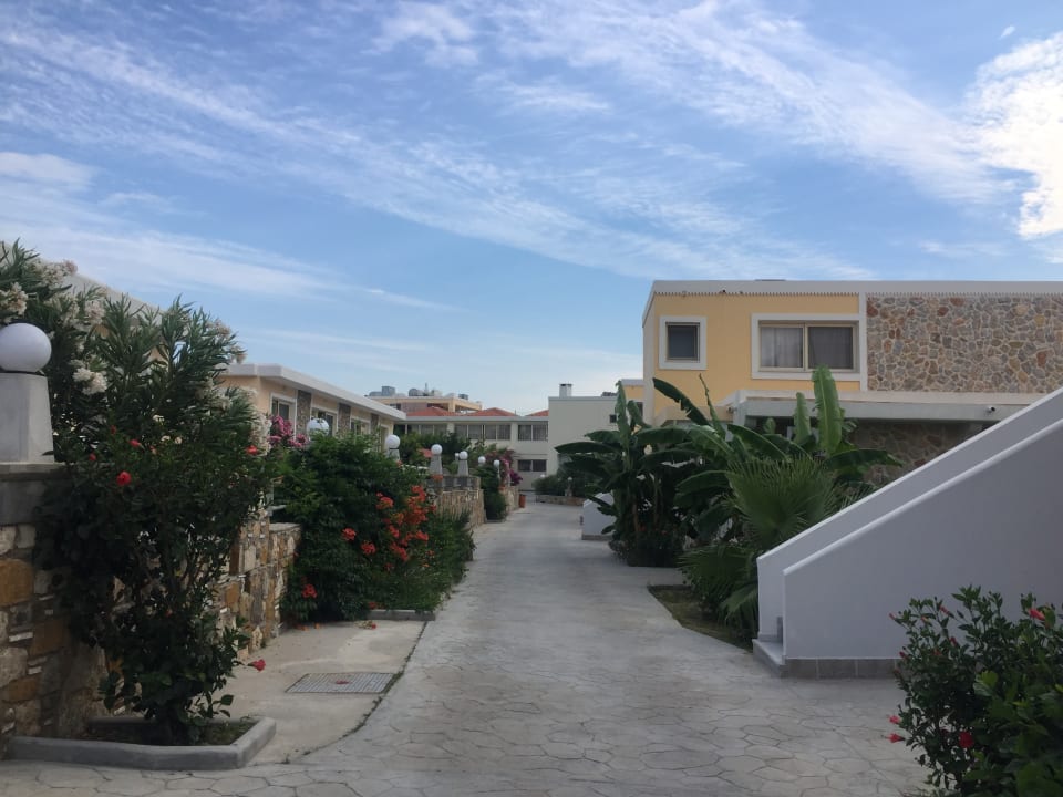 Außenansicht Hotel Kouros Palace