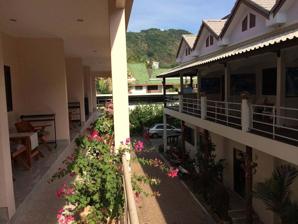 Ausblick vor dem Zimmer Hotel Smile House Karon