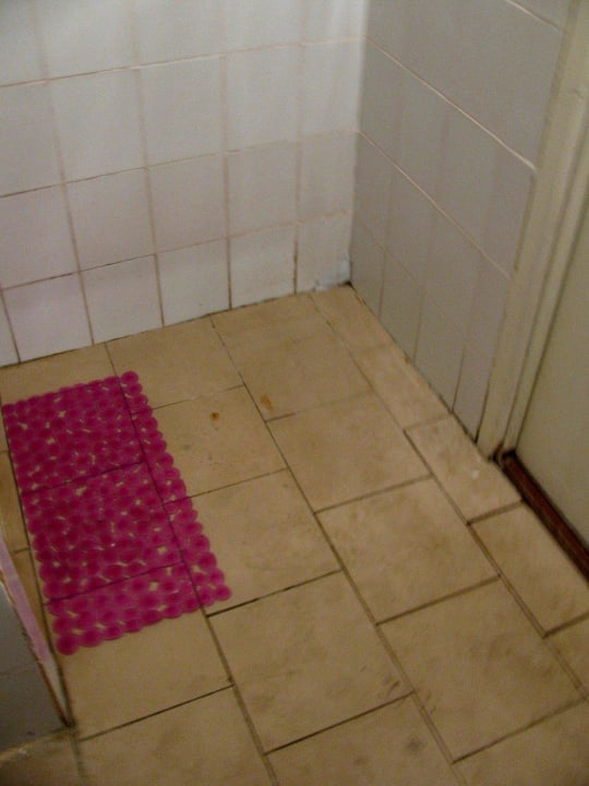 Schutziges Badezimmer Young Pioneers Camp Alupka