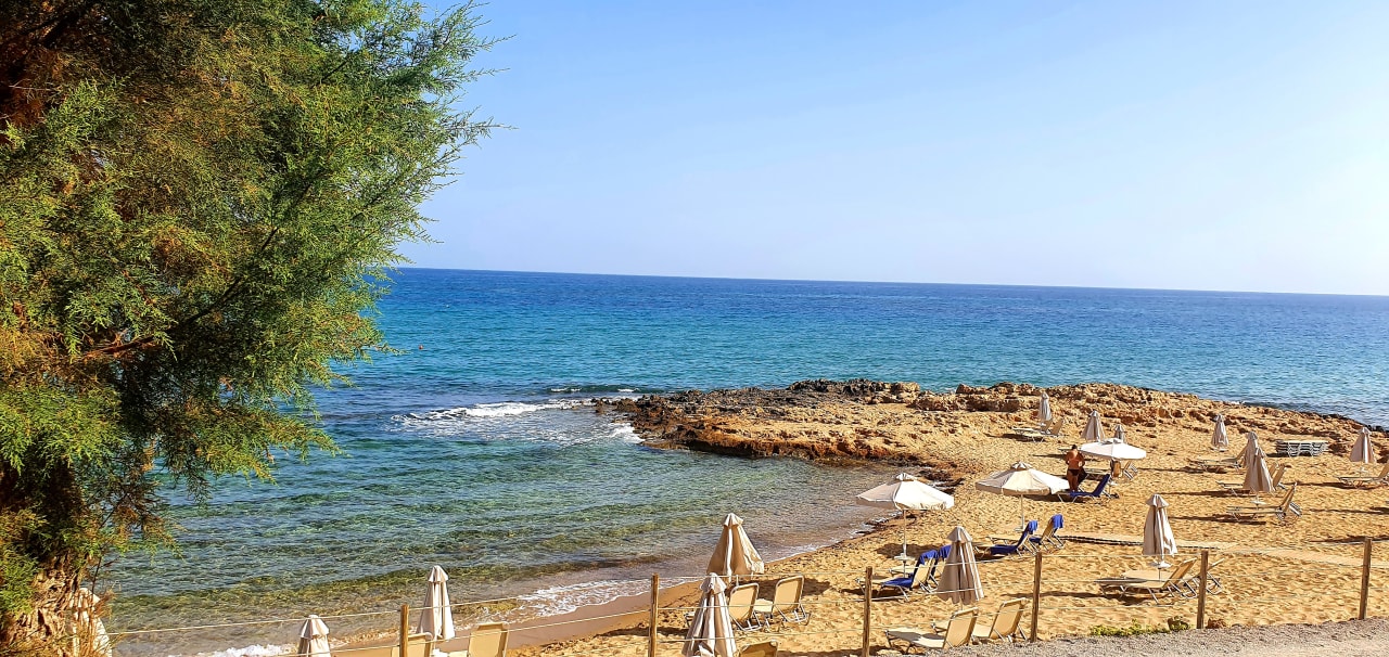 Strand Alexander Beach Hotel & Village Resort