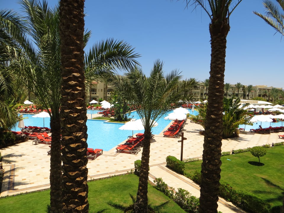 Ausblick aus dem Zimmer auf einen der Hauptpools Rixos Sharm El Sheikh Adults Only 18 +