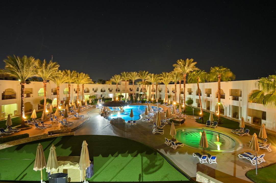 Pool Xperience St. George Homestay