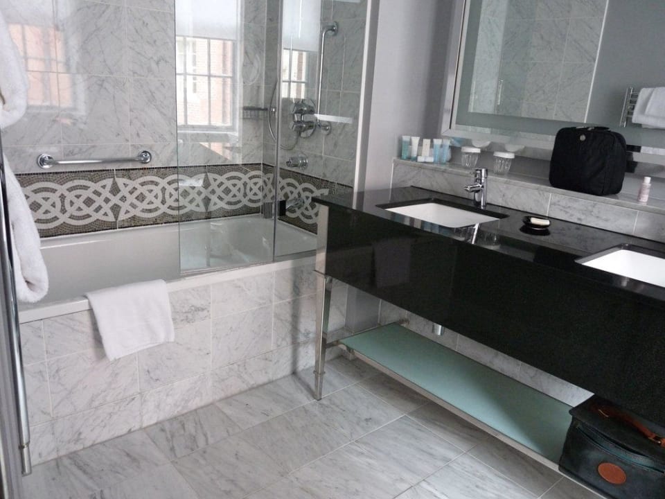 Badezimmer The Caledonian Edinburgh, Curio Collection by Hilton