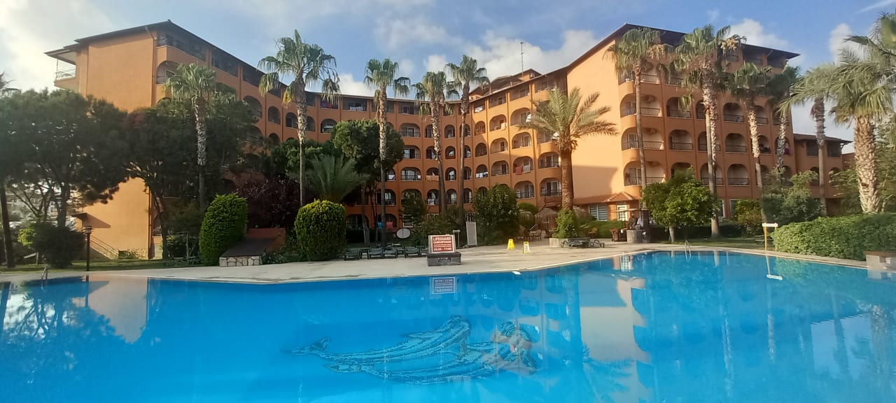 Außenansicht Club Turtas Beach Hotel