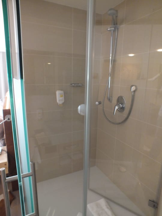 Zimmer 321 Dusche Hotel Tanneck