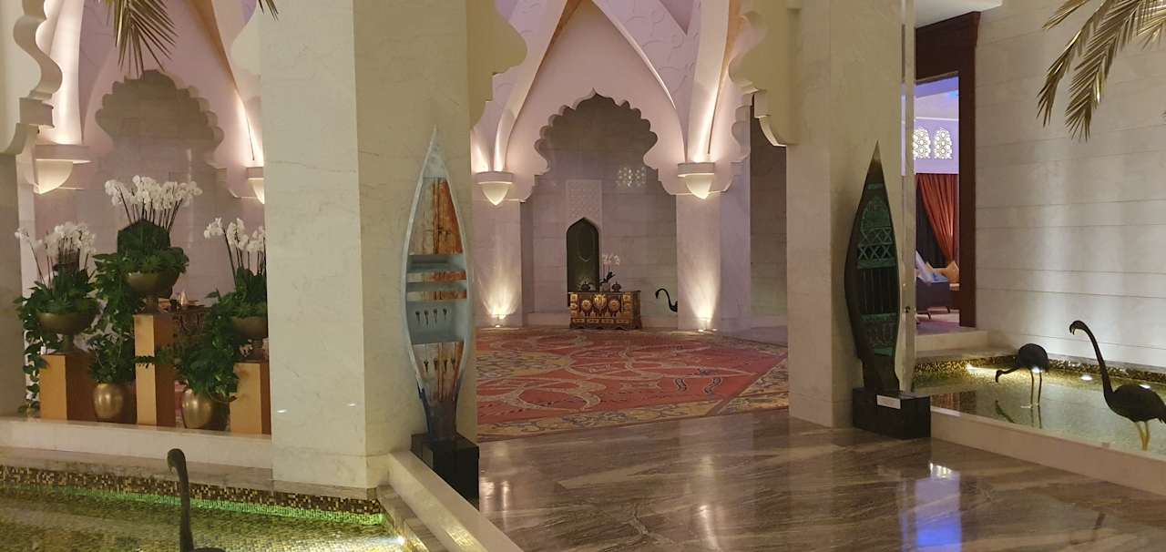 Lobby Shangri-La Al Husn Resort & Spa