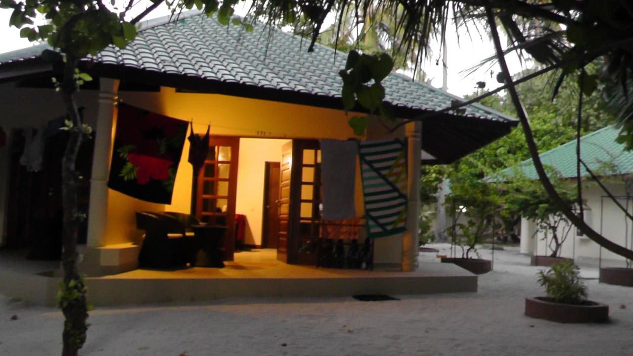 Unsere Hütte Embudu Village