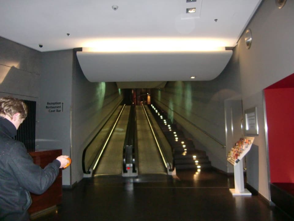 Aufgang zur Rezeption Mövenpick Hotel Hamburg