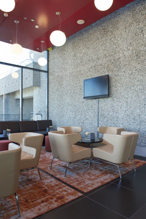 Top Floor Bar Quality Hotel 33