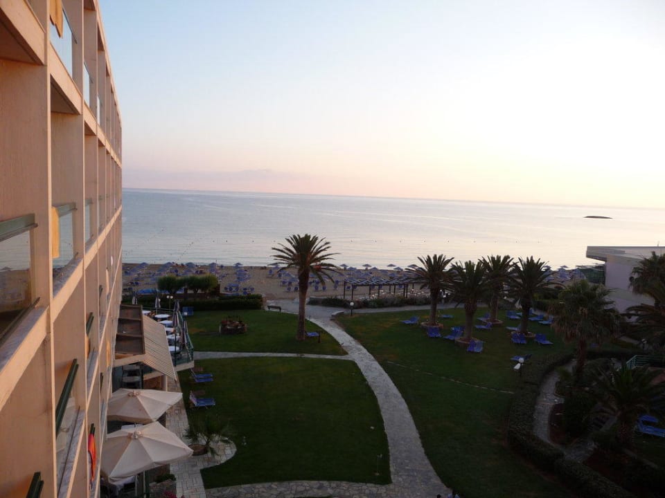 Nachbarbalkons bei Sonnenaufgang Calimera Sirens Beach