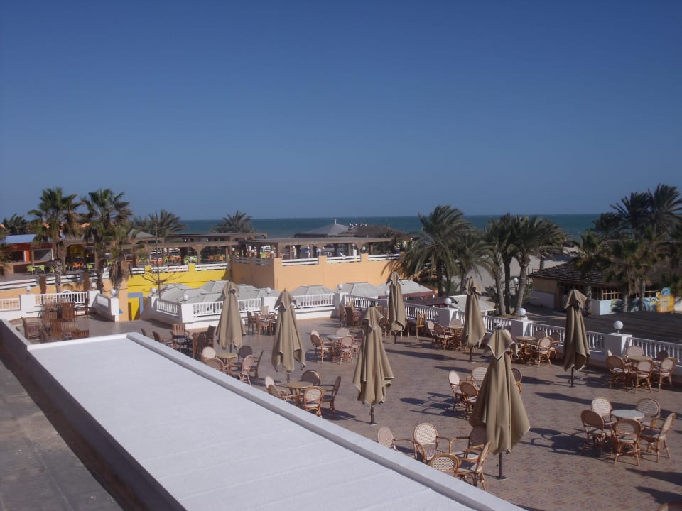 Eine der Terrassen Caribbean World Thalasso Djerba