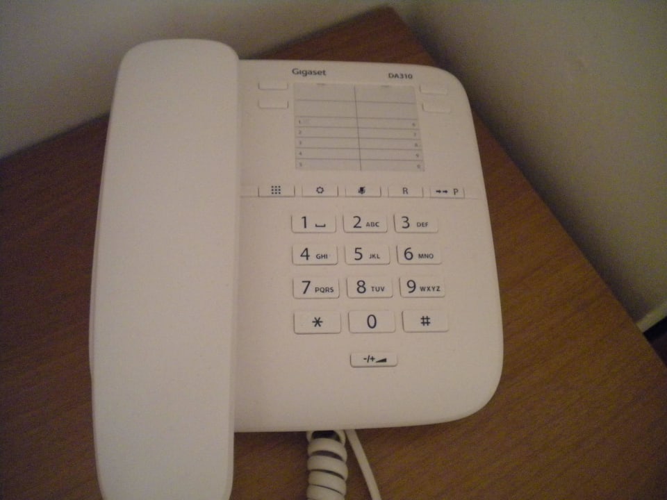 1 wählen und die Zimmernummer, die man anrufen will Hotel Astoria