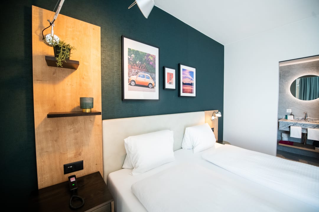 Zimmer Ascona Lodge, Pool & Garden Retreat