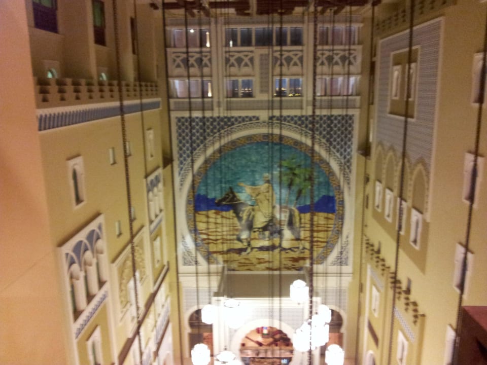 Blick auf das Mosaik aus dem 5.Stock Oaks Ibn Battuta Gate Dubai