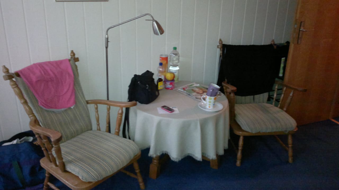 Völlig veraltete Möbel Hotel Pension Jägerstieg