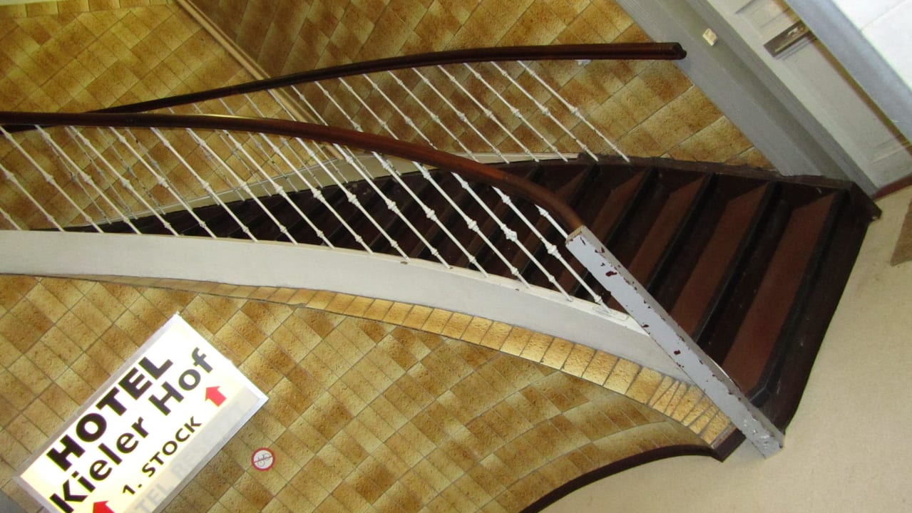 Steile Treppe zum Hotel Hotel Kieler Hof
