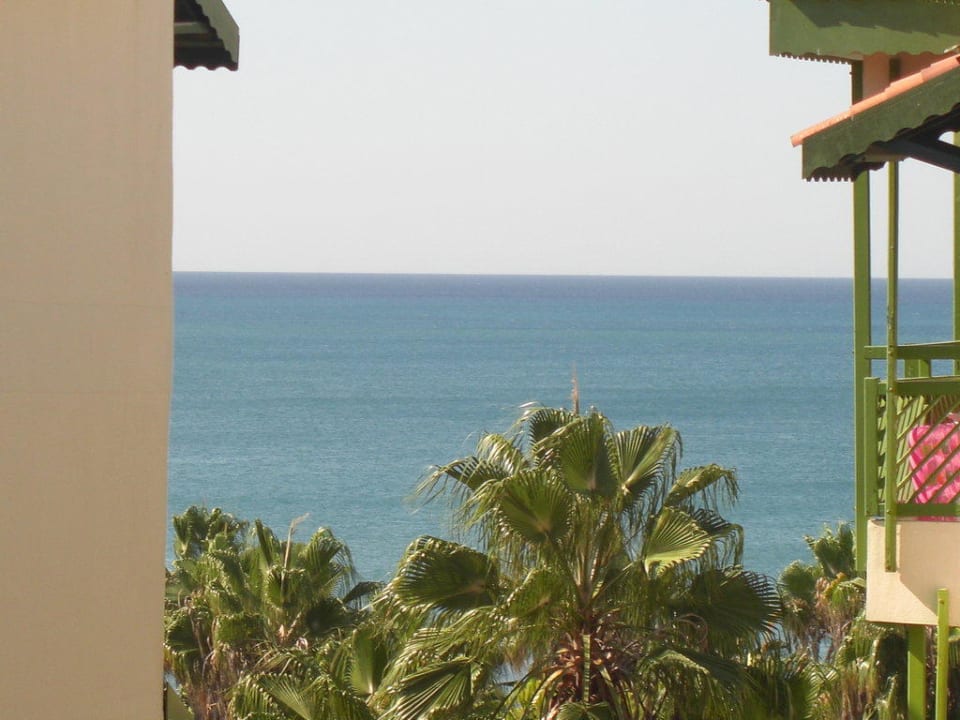 Ausblick m.seitl.Meerblick v. unserem Zimmer Hotel Defne Star