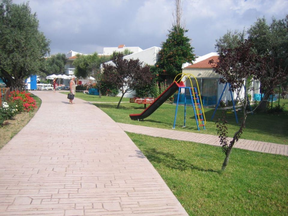 Links am Bildrand ist der Freilauf Lydia Maris Resort & Spa